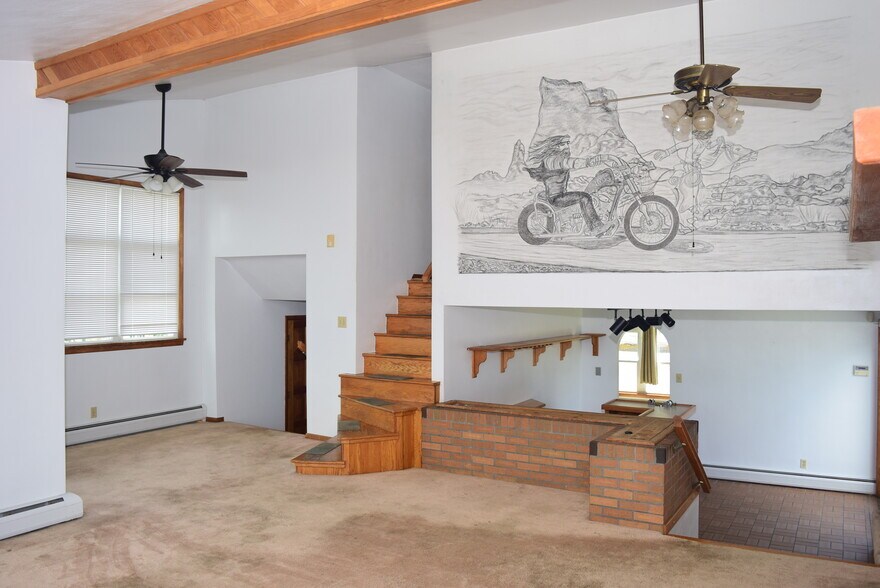 More Photos Of 2013 General Potter Hwy, Centre Hall Showroom For Sale