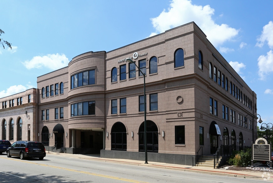 More Photos Of 3 N 2nd St, Saint Charles Office For Lease