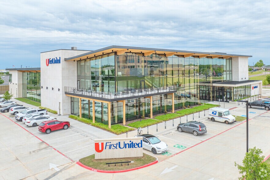 Primary Photo Of 420 SW 6th St, Moore Office For Lease