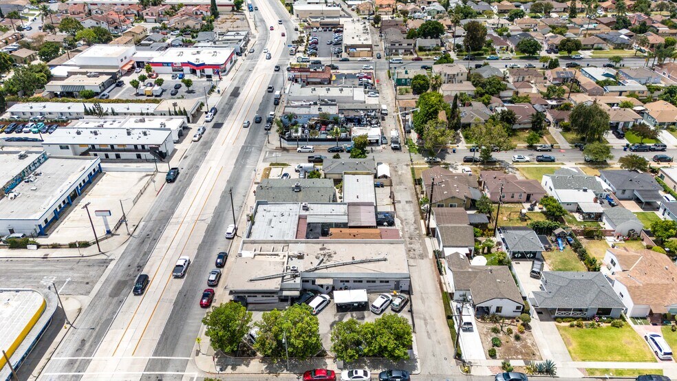 More Photos Of 13175 Paramount Blvd, South Gate Office For Sale