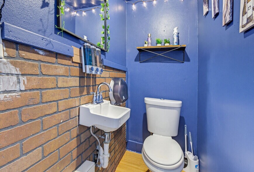 More Photos Of 309-313 W Milwaukee St, Janesville Apartments For Sale