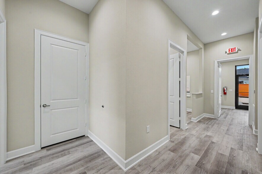 More Photos Of 625 Regal Row, Montgomery Medical For Lease