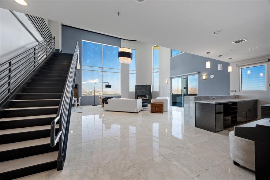 More Photos Of 900 S Las Vegas Blvd, Las Vegas Apartments For Sale