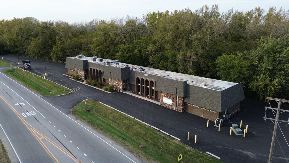 More Photos Of 6600 W College Dr, Palos Heights Medical For Sale