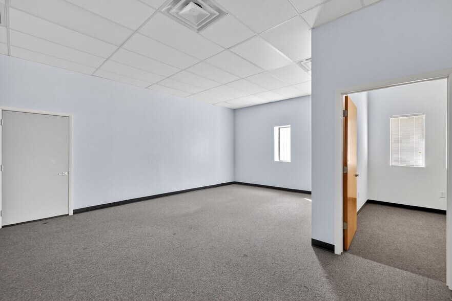 More Photos Of 300 Richey Rd, Leesburg Warehouse For Sale