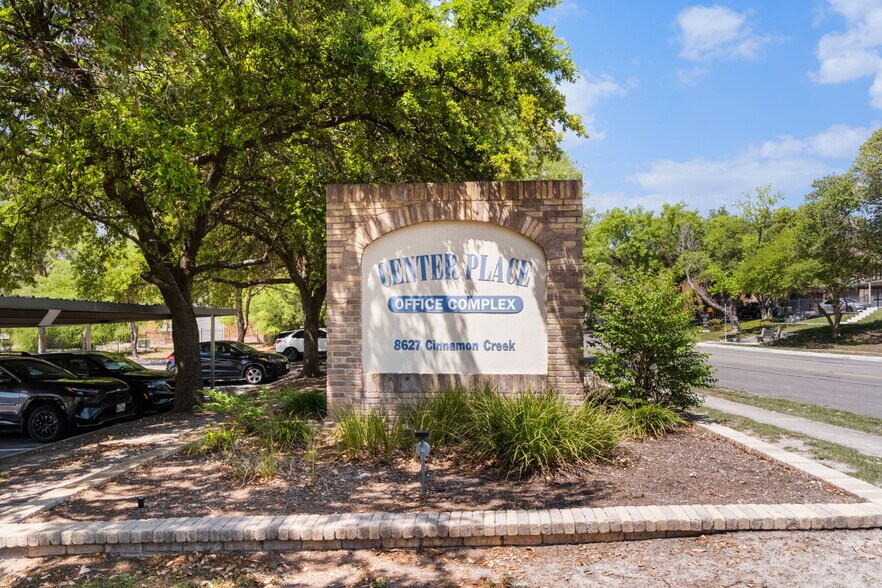 More Photos Of 8627 Cinnamon Creek Dr, San Antonio Medical For Sale