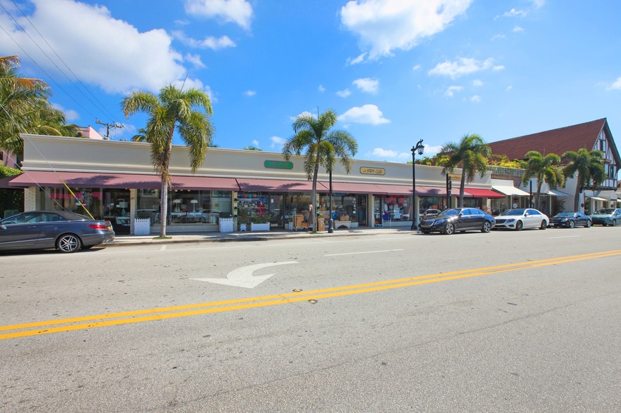 More Photos Of 301-305 S County Rd, Palm Beach Storefront For Lease