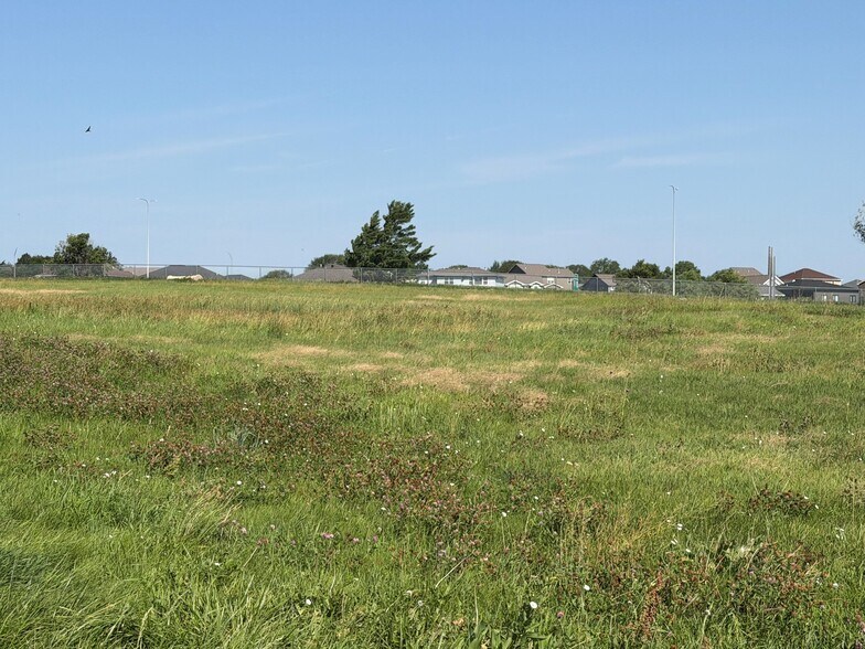 More Photos Of 1900 Fletcher ave, Lincoln Land For Sale