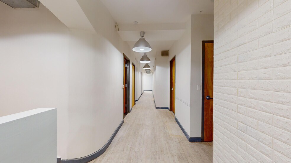 More Photos Of 20 Warren St, New York Medical For Lease