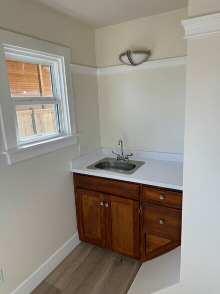 More Photos Of 405 N Roop St, Carson City Office For Lease