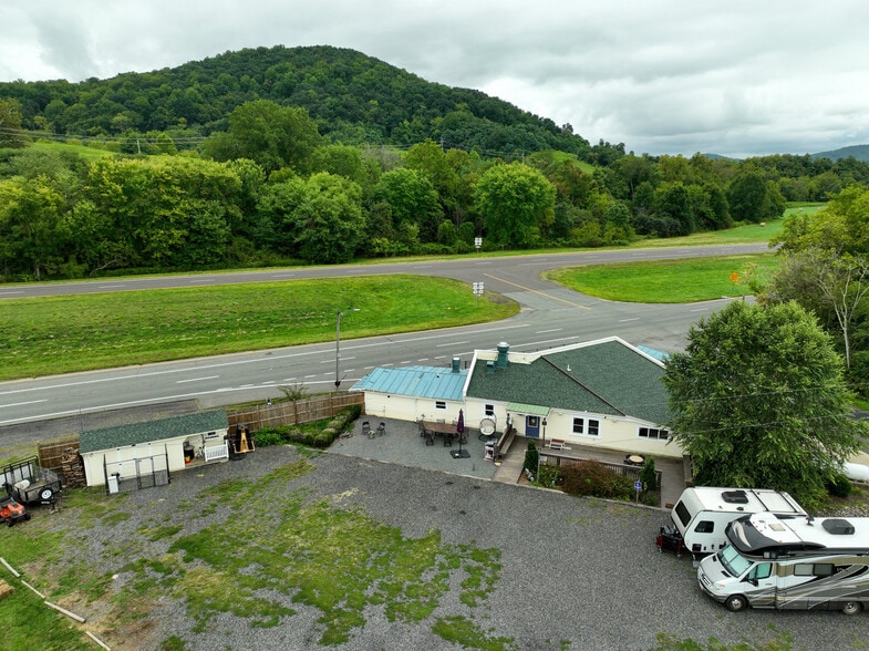 More Photos Of 12167 Lee Hwy, Sperryville Veterinarian Kennel For Sale