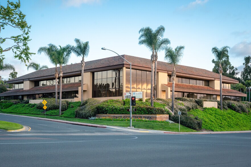 More Photos Of 6390 Greenwich Dr, San Diego Loft Creative Space For Lease