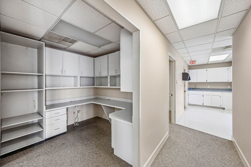 More Photos Of 1888 14th St S, Fernandina Beach Office For Sale