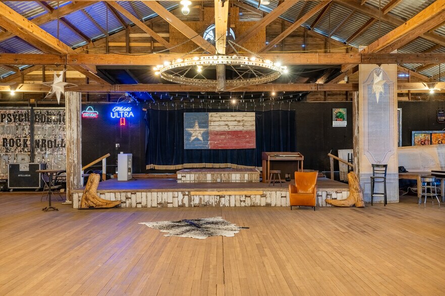 Primary Photo Of , Round Top Unknown For Sale