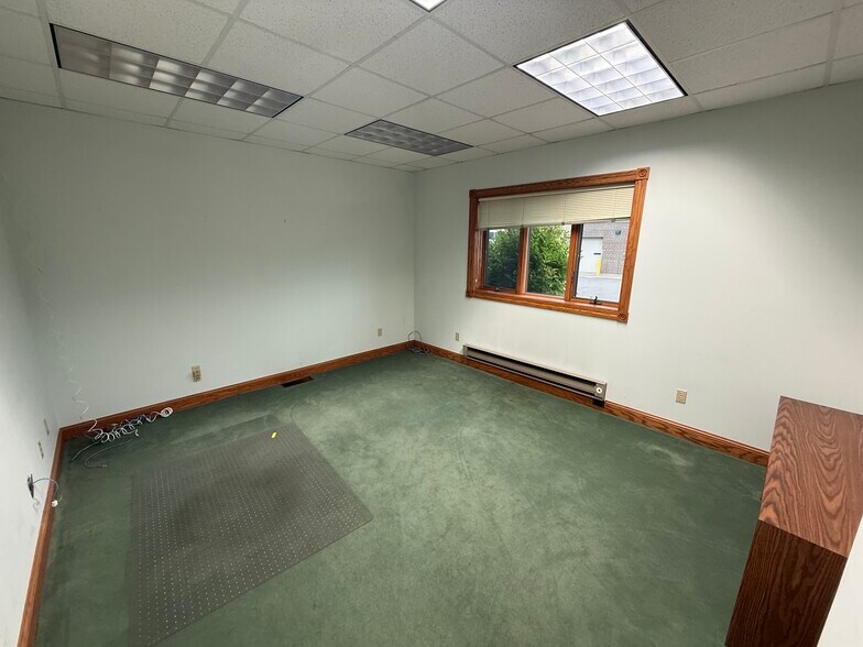 More Photos Of 126 S Knowles Ave, New Richmond Office For Lease