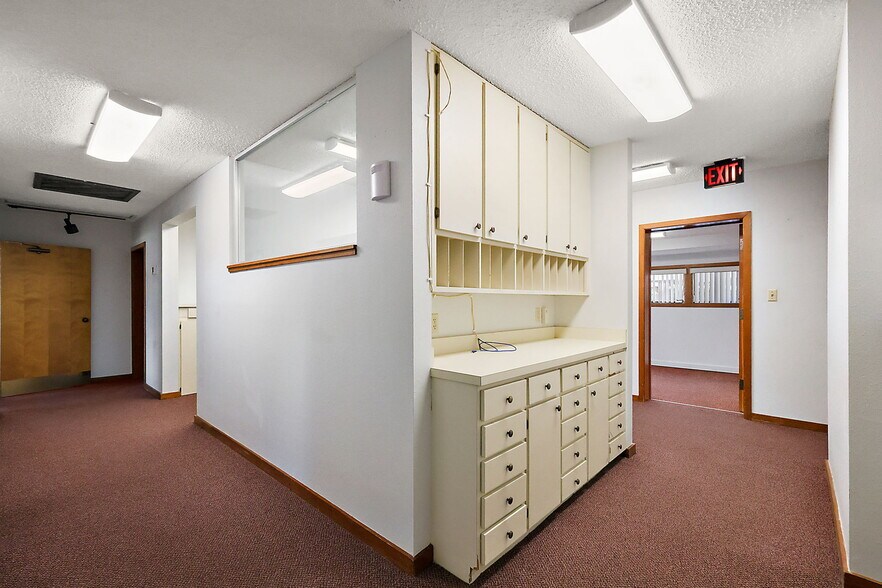 More Photos Of 708 Lee St, Leesburg Office For Sale