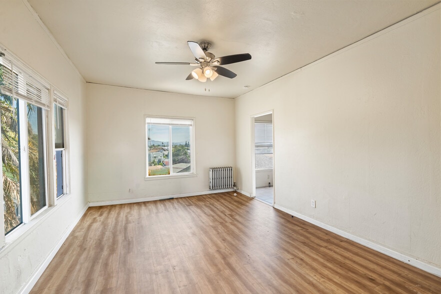 More Photos Of 2100 51st Ave, Oakland Apartments For Sale