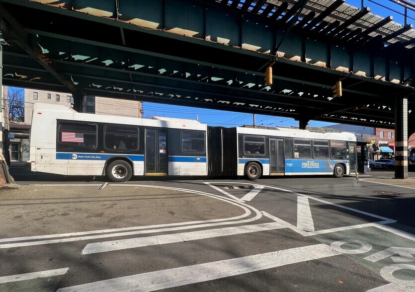 More Photos Of 4125-4127 White Plains Rd, Bronx General Retail For Sale