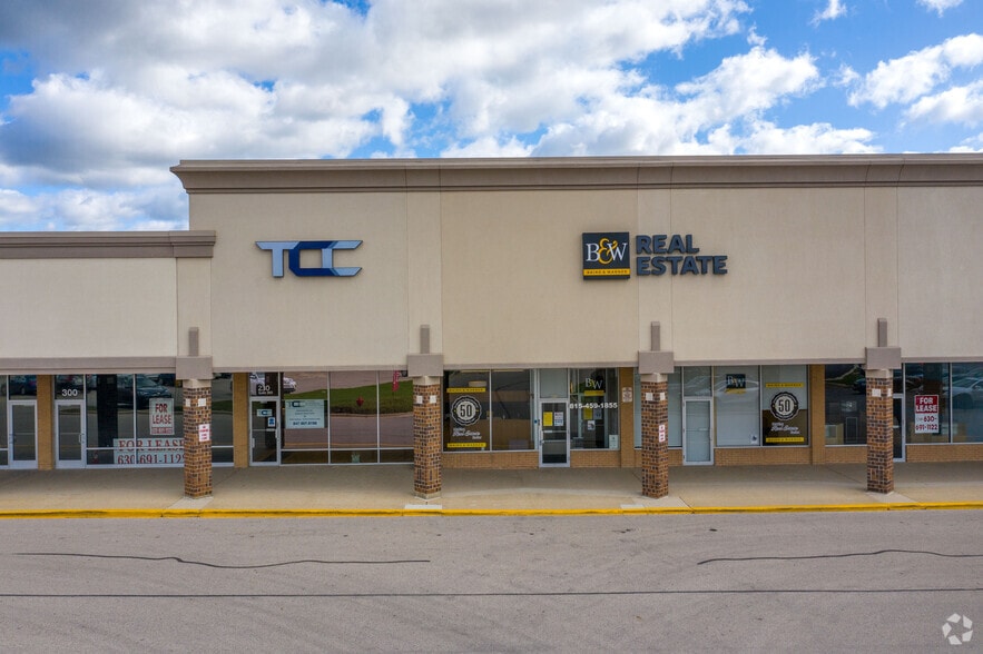 More Photos Of 230 W Virginia St, Crystal Lake Unknown For Lease