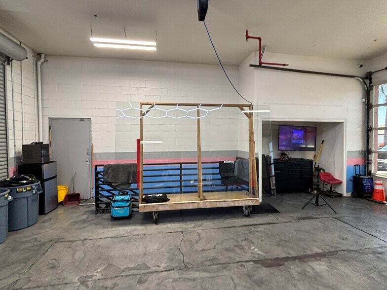 More Photos Of 1414 Pacific Coast Hwy, Hermosa Beach Auto Repair For Lease