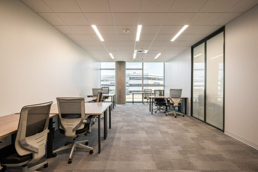 More Photos Of 2801 E Camelback Rd, Phoenix Coworking Space