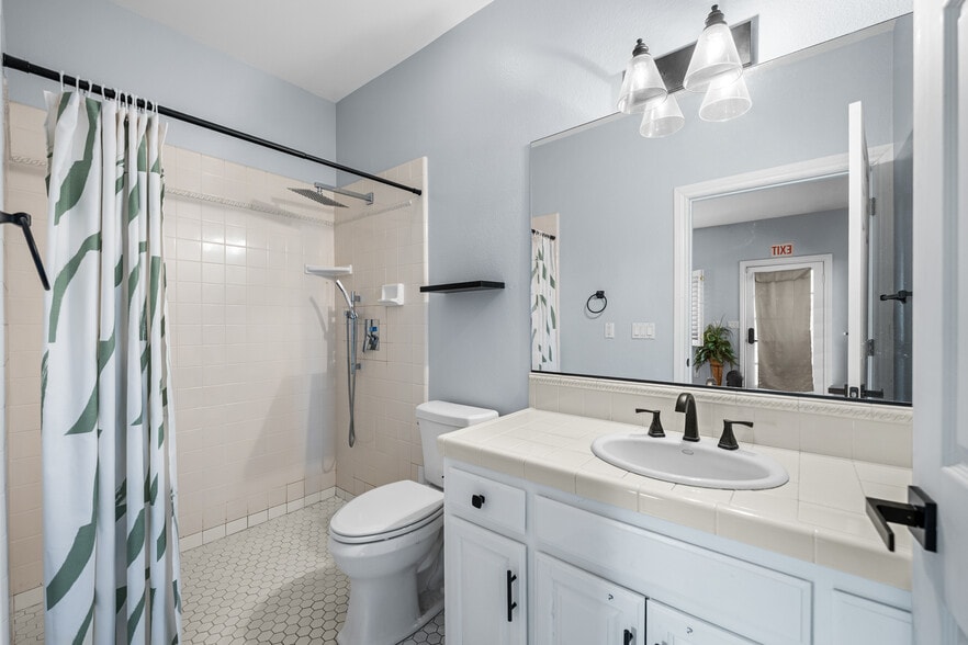 More Photos Of 12908 South Ln, Redlands Healthcare For Sale