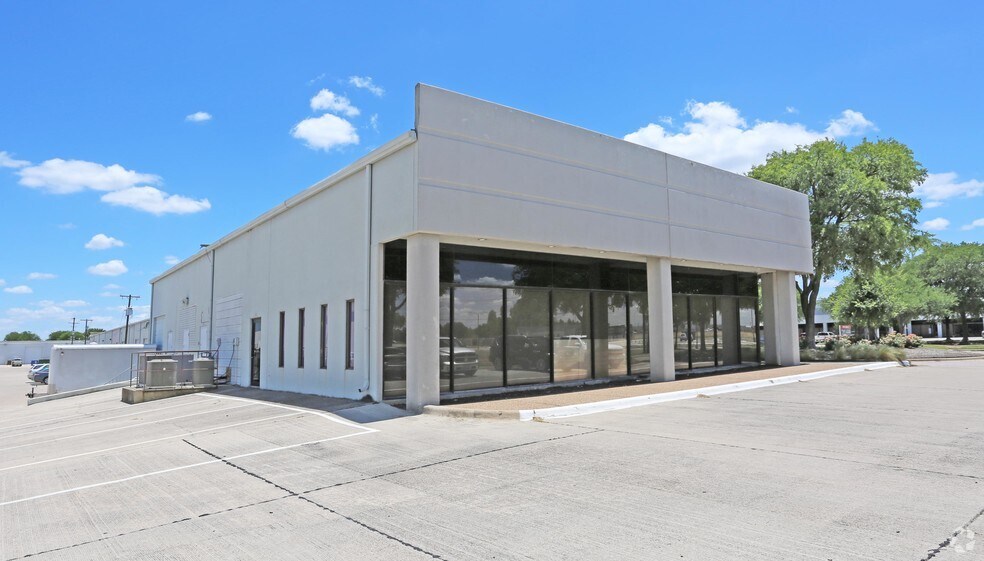 More Photos Of 2301-2337 Gravel Dr, Fort Worth Unknown For Lease