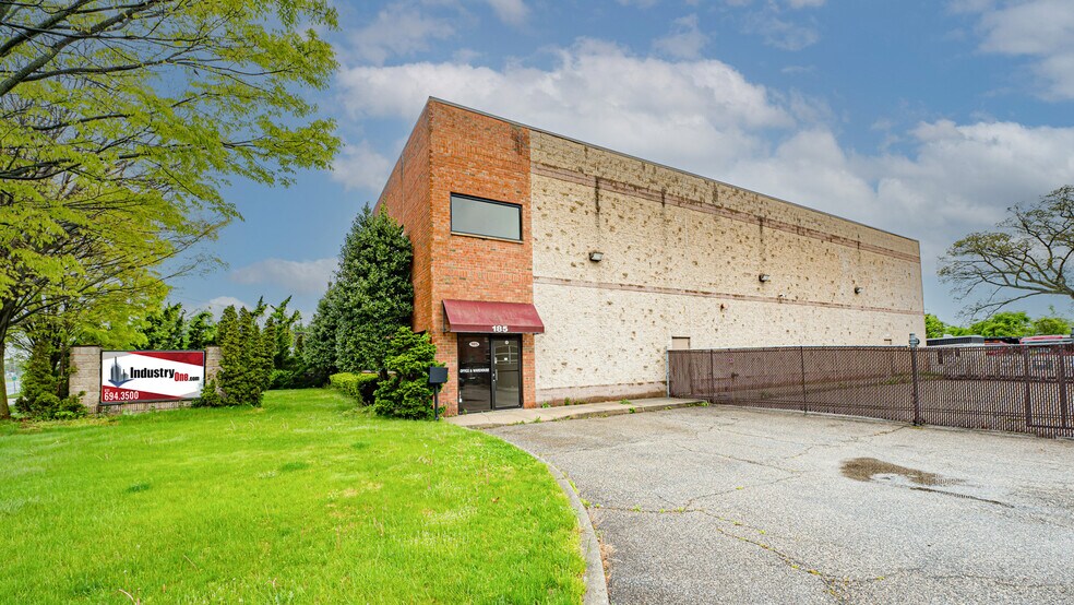 More Photos Of 185 Route 109, West Babylon Warehouse For Sale