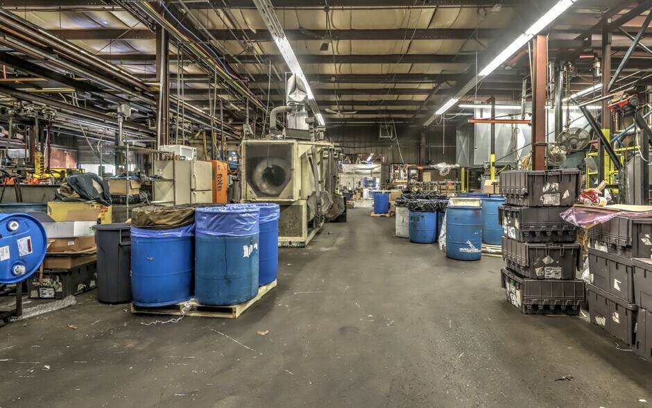 More Photos Of 15 Container Dr, Terryville Manufacturing For Sale