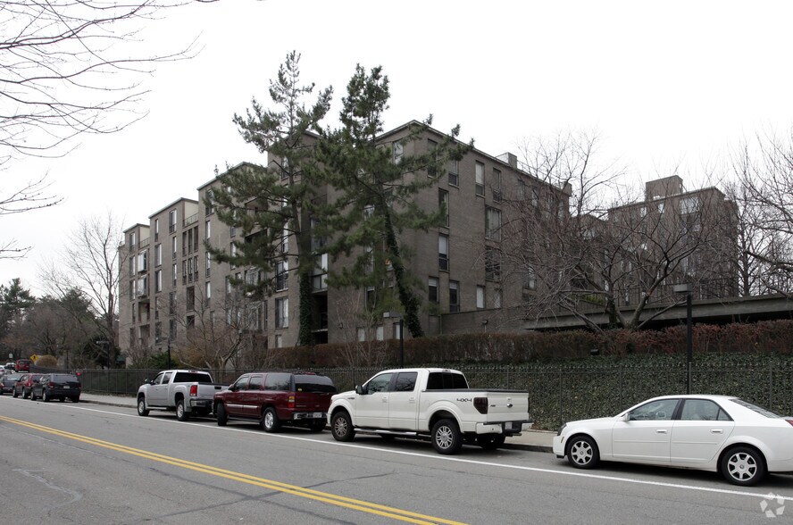 More Photos Of 77 Pond Ave, Brookline Apartments For Lease