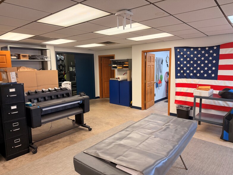 More Photos Of 805 Prospect Ave, Osceola Manufacturing For Sale