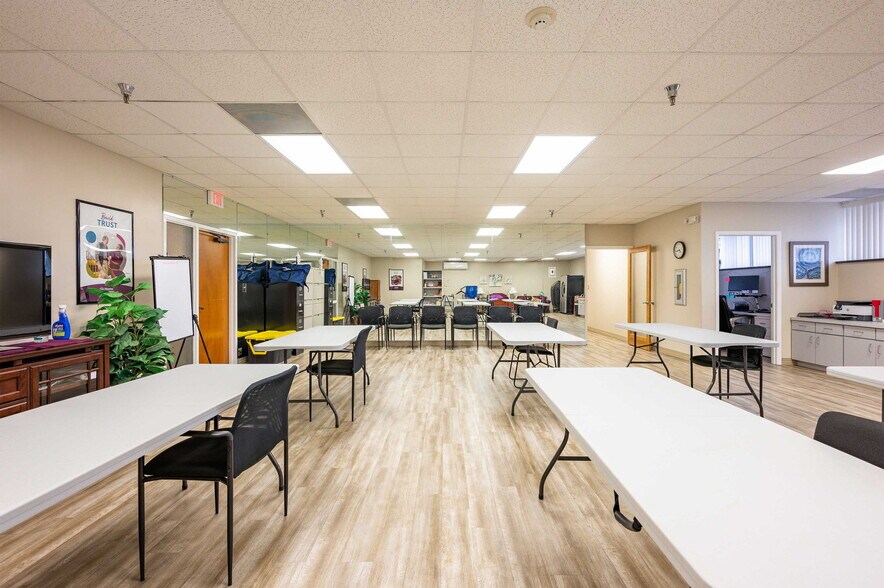 More Photos Of 6719 Gall Blvd, Zephyrhills Medical For Sale