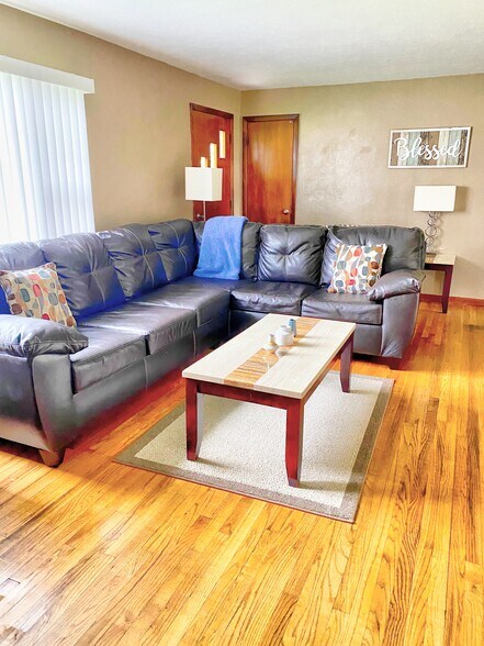 More Photos Of 5414 Homegardner Rd, Castalia Apartments For Sale