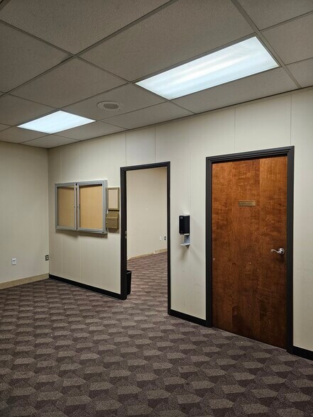 More Photos Of 1991 Northampton St, Easton Light Distribution For Lease