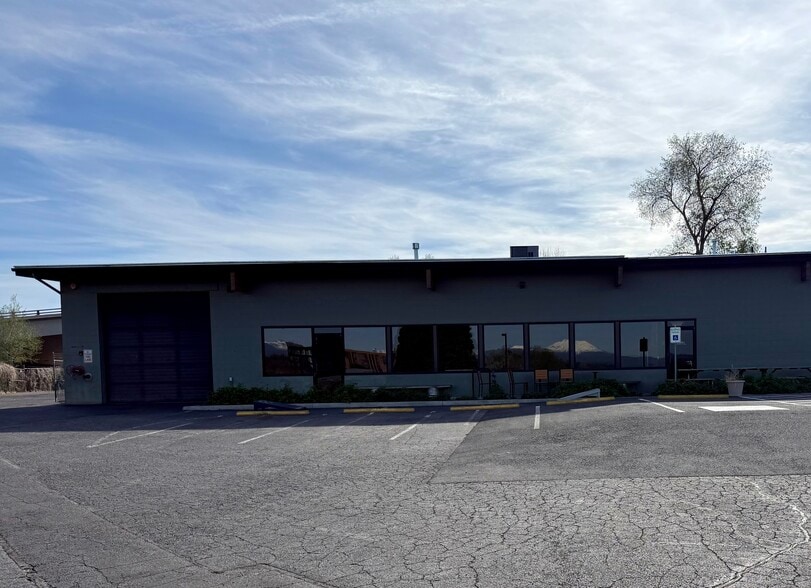 More Photos Of 100 SW Division St, Bend Storefront For Lease