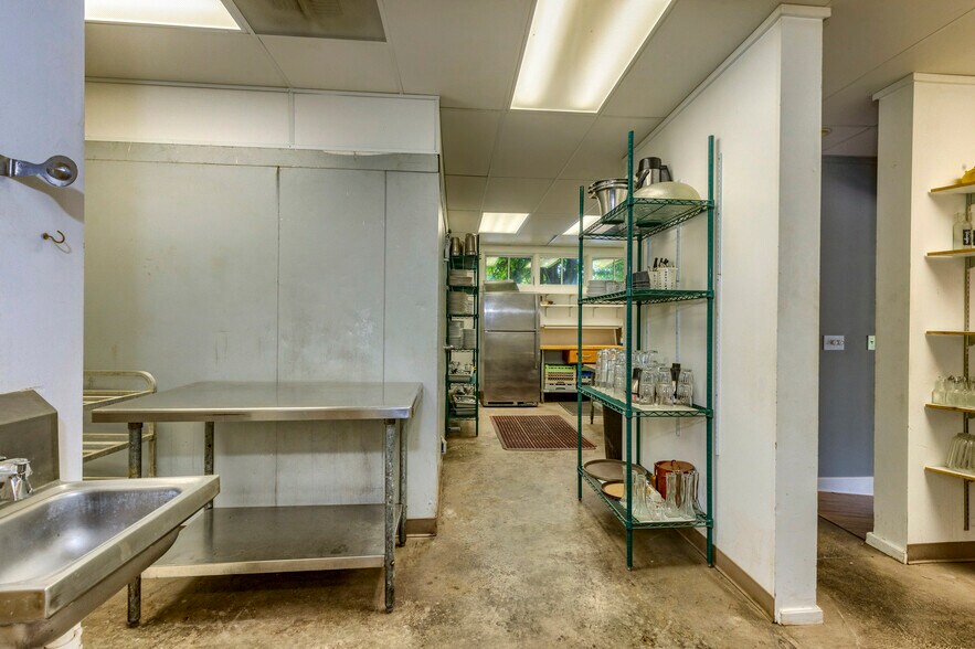 More Photos Of 240 E California St, Jacksonville Hotel For Sale