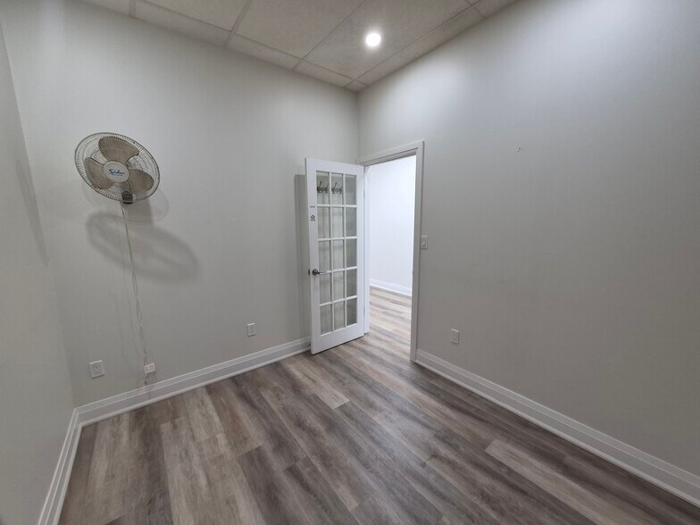 More Photos Of 1499 Main St E, Hamilton Storefront Retail Residential For Lease