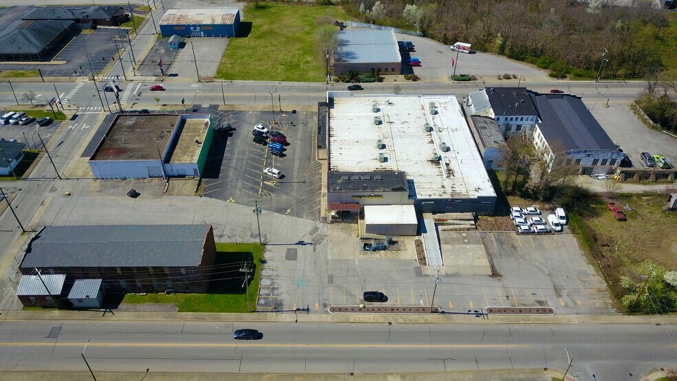 More Photos Of 624 State St, New Albany Storefront For Sale