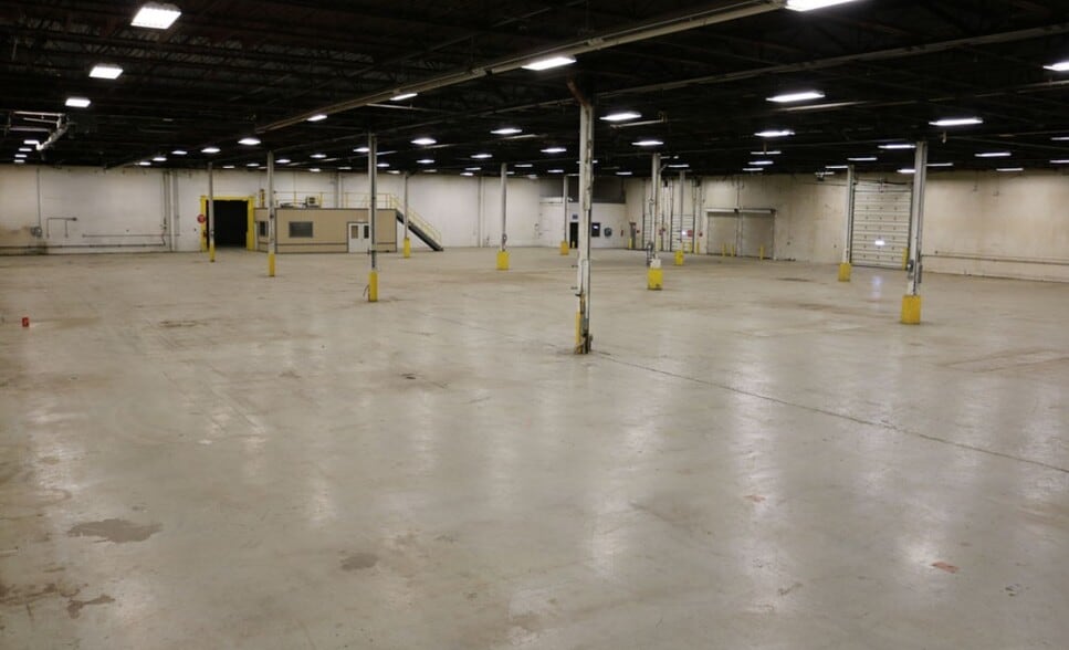 More Photos Of 4221 James P Cole Blvd, Flint Manufacturing For Lease