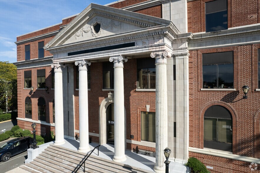 More Photos Of 15 Engle St, Englewood Office For Lease