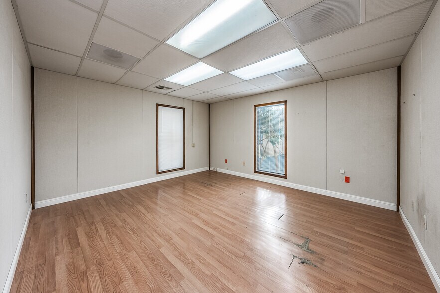More Photos Of 927 O St, Firebaugh Healthcare For Sale