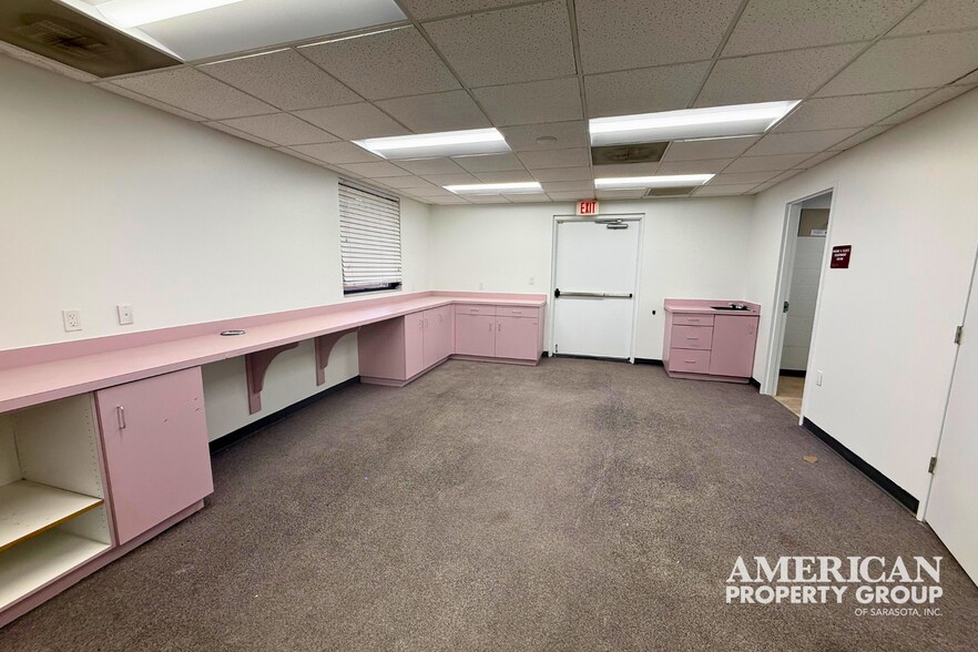 More Photos Of 410 4th Ave E, Bradenton Medical For Lease