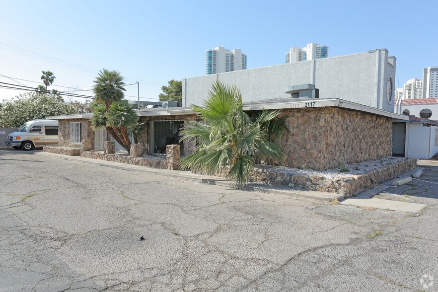 Primary Photo Of 2117 Paradise Rd, Las Vegas Loft Creative Space For Sale