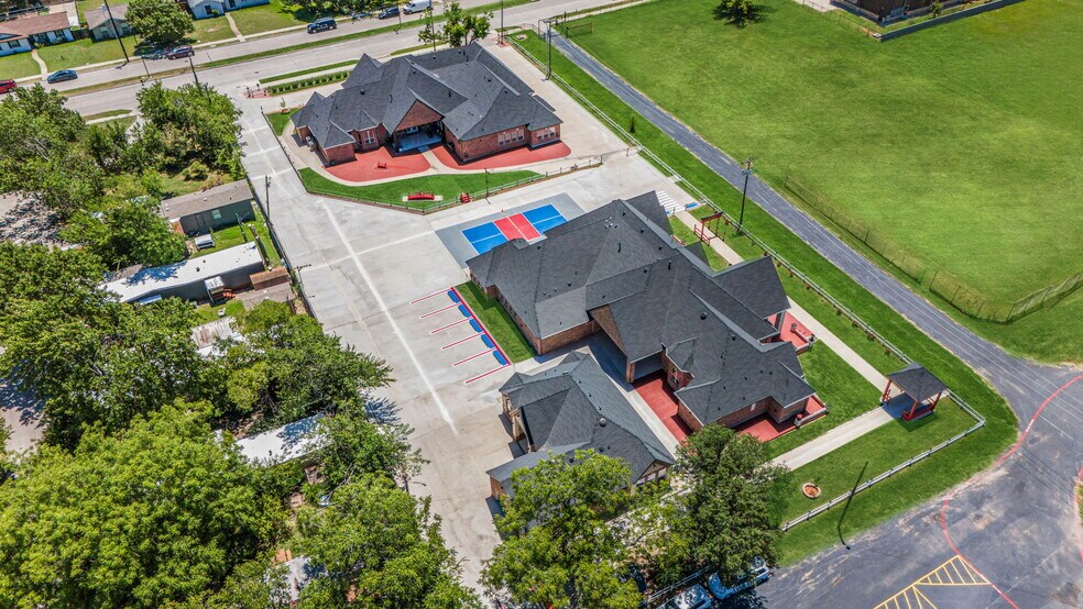 More Photos Of 703 E Oates Rd, Garland Unknown For Lease