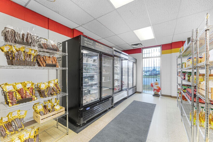 More Photos Of 1840 36th St SE, Calgary Storefront For Sale