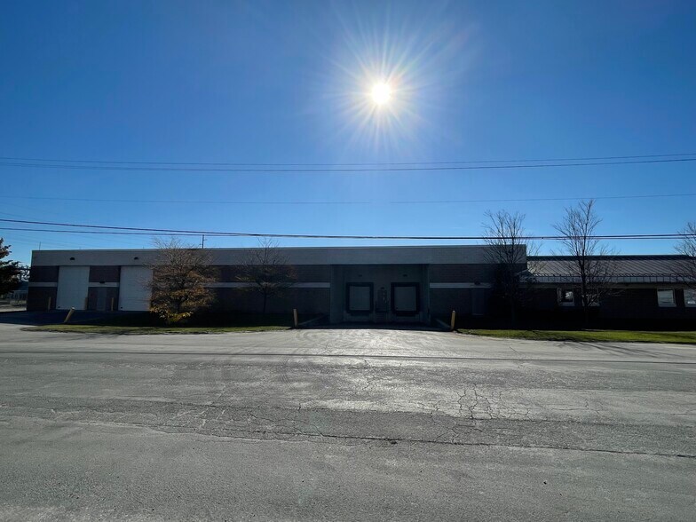 More Photos Of 2325 Sybrant Rd, Traverse City Warehouse For Lease