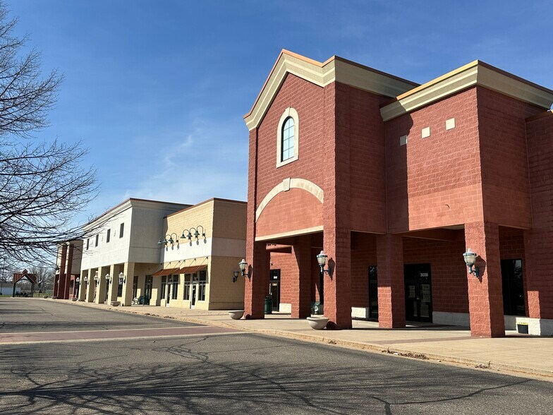 More Photos Of 3012-3066 Village Park Dr, Plover Freestanding For Lease