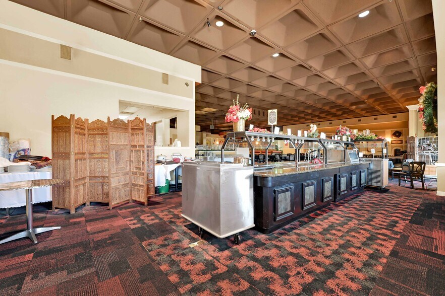 More Photos Of 1055 Bay Area Blvd, Houston Restaurant For Sale