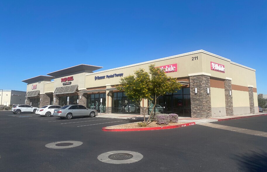 More Photos Of 211 N Estrella Pky, Goodyear Freestanding For Lease