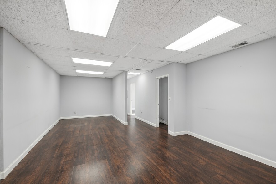 More Photos Of 1600 W Dempster St, Park Ridge Medical For Lease